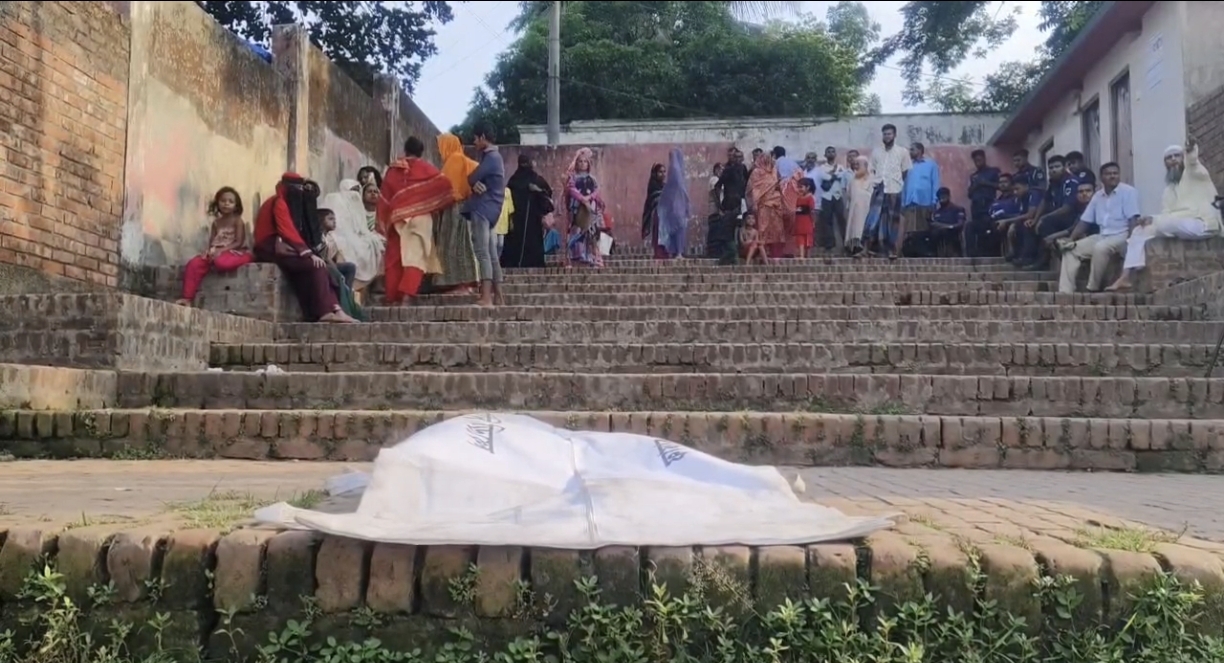 বাগেরহাটের খান জাহান আলী মাজারের কুমিরে ধরা শিশুর মরদেহ উদ্ধার